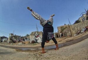 Benvenuti all’inferno. Gaza, Banksy e il parkour tra le macerie