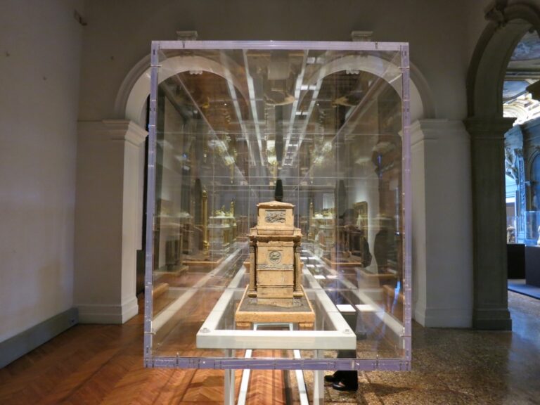 Portable Classic – veduta della mostra presso la Fondazione Prada, Venezia 2015
