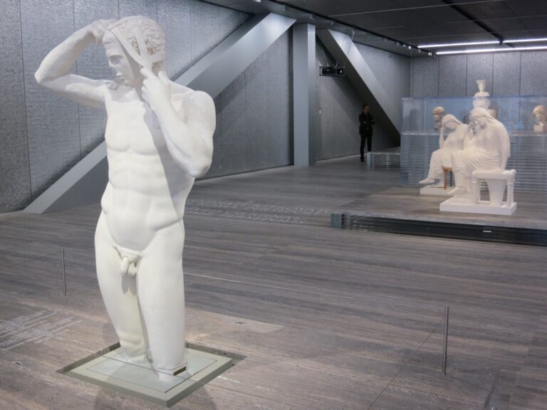 Serial Classic – veduta della mostra presso la Fondazione Prada, Milano 2015