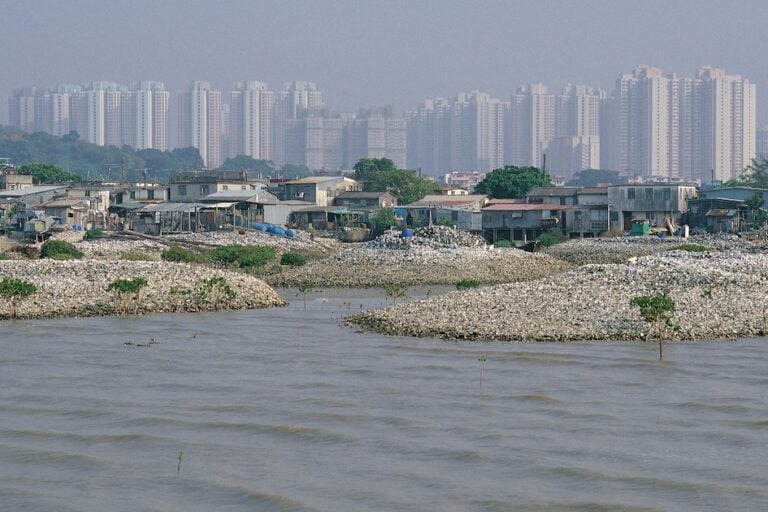 Uneven Growth (Mak) – Lau Fan Chan-oyster farm in front of Tin Shui Wai New Town, Hong Kong, 2014 ©MAP Office