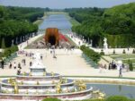 Veduta dei giardini di Versailles con Dirty Corner sullo sfondo Anish Kapoor a Versailles, ecco le immagini in anteprima. Sei grandi sculture in dialogo con i giardini del castello sempre più aperto al contemporaneo