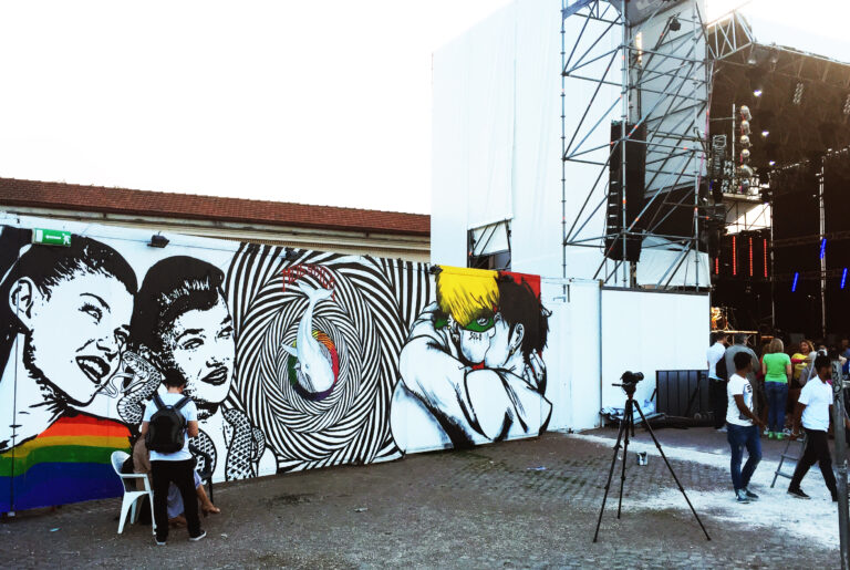 ambientale Roma, c’è anche la street art al Pride Park dell’Ex Mattatoio. Aspettando il corteo, il festival lgbt accoglie tre murales contro l’omofobia