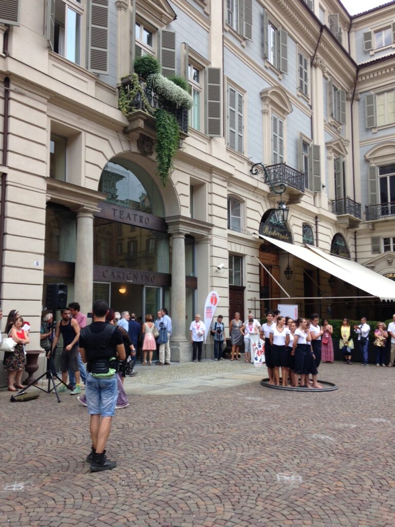 1° Festival Internazionale delle Scuole d’Arte e di Design FISAD 2015 Torino Opening al Teatro Carignano La mostra dove Giuseppe Penone ha rifiutato di esporre. Ecco i vincitori di FISAD, il Festival Internazionale delle Scuole d’Arte e di Design a Torino