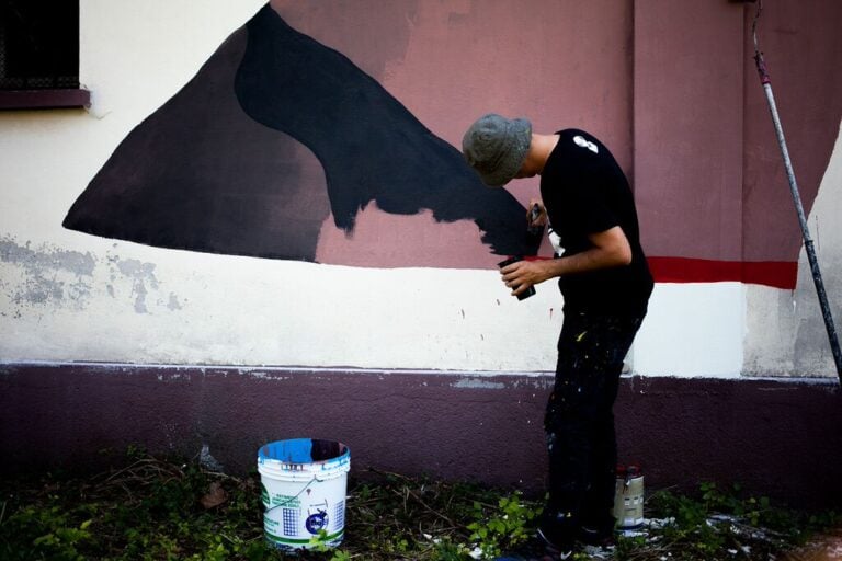 Clorofilla Belluno 2015 108 a lavoro foto Alice Bettolo 2 Clorofilla, un festival per Belluno. Street art negli spazi in disuso, per il recupero dell’ex Caserma Piave. Le foto dei murales