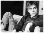 Damon Albarn agli esordi Il ritorno dei Blur. Marketing speciale per il nuovo disco: dal gelato autoprodotto al fumetto di Kongkee. Brit-pop made in China