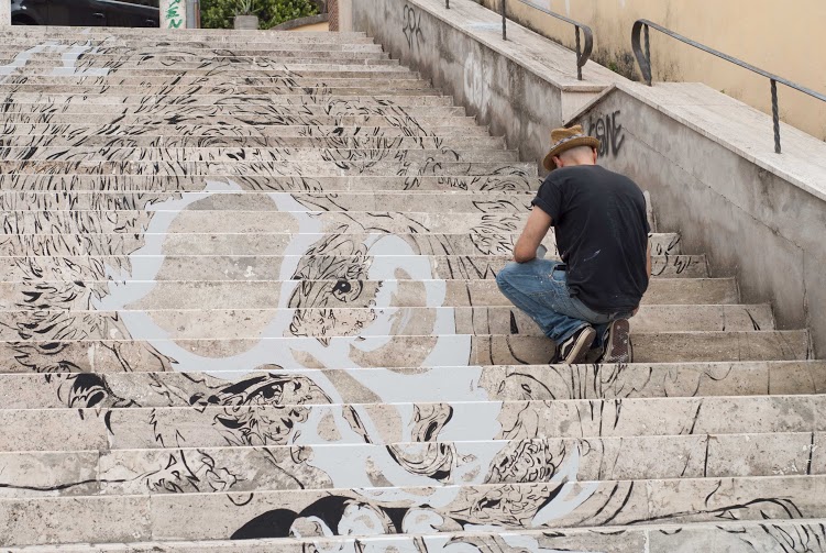 Diavù Ingrid Bergman Ossigeno Festival Roma 2015 work in progress Se Ingrid Bergman torna sulle scalinate di Roma. Street art che cita il cinema, ripensando angoli di quartieri. Un progetto di David Vecchiato