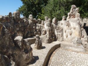 Outsider art da museo in Sicilia. A Sciacca apre quello dedicato a Filippo Bentivegna, l’artista del Castello incantato amato da Jean Dubuffet: ecco le immagini