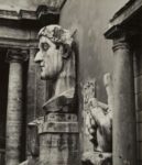 Florence Henri, Rome (Musei Capitolini, testa colossale di Costantino), 1931-32 - © Galleria Martini & Ronchetti
