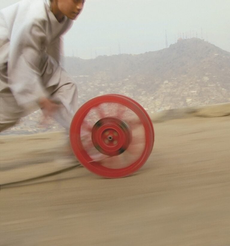 Francis Alÿs, Reel-Unreel, 2011 – in collaborazione con Julien Devaux e Ajmal Maiwandi – still da video