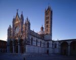 Il Duomo di Siena La Divina Bellezza di Siena. Un’estate di video mapping sulla facciata del Duomo