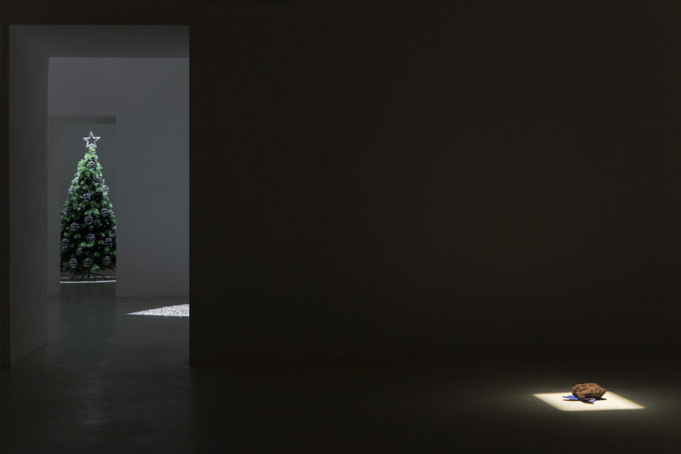 Jota Castro, Gemütlichkeit, 2013 - Galleria Umberto Di Marino, Napoli