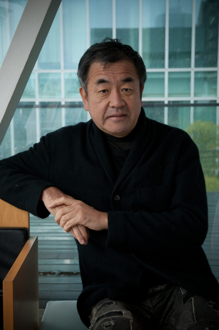 Kengo Kuma portrait Il modello architettonico come opera d'arte. Alla Triennale di Milano un'anteprima del futuro museo della Fondazione Archi-Depot, diretta da Shigeru Ban: ecco le immagini