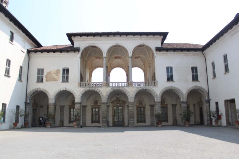 Palazzo Borromeo Cesano Maderno Idea Finesettimana. E dopo l'Expo? Un bel giro ad alto tasso d'arte per le ville della Brianza. Tra collezioni private, architetture storiche e capolavori del Novecento italiano