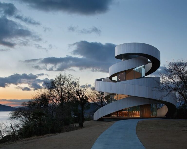 Ribbon Chapel by Hiroshi Nakamura NAP Co. Ltd. Hiroshima Japan World Architecture Festival 2015, ecco gli architetti e i designer internazionali. Da Norman Foster a Herzog & de Meuron, Italia quasi assente