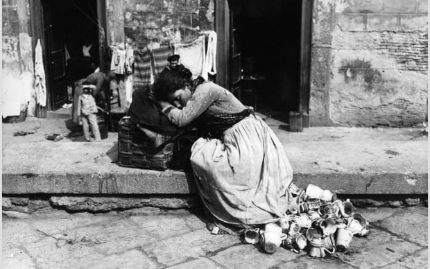 Gli Archivi Alinari e il Google Cultural Institute assieme per una app. E su internet lanciano due mostre fotografiche inedite sul cibo e la Grande Guerra