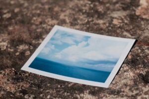 Viaggio in Sicilia, quando il paesaggio si mette in ascolto. Cinque artisti per Planeta, a Palermo