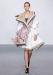 Viktor Rolf AW15 3 Parigi, settimana della moda. Quando il fashion guarda all’arte. Guynon, Ferretti, Fournié, Viktor & Rolf: quattro collezioni che citano cinema, teatro, pittura