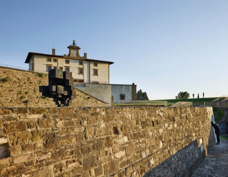 Antony Gormley, Human - Forte di Belvedere, Firenze 2015 - photo Pietro Savorelli - courtesy Galleria Continua & White Cube - © the Artist