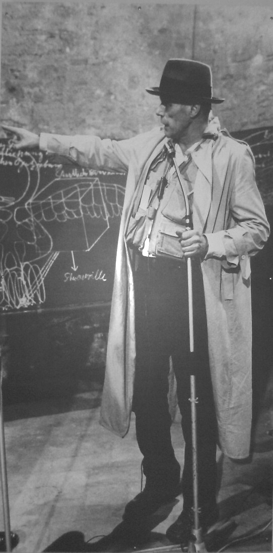 Beuys Burri 1980 Perugia Burriana / 2. Viaggio in Italia sulle tracce di Alberto Burri. A Perugia, fra il Grande Nero della Rocca Paolina e le memorie dell'incontro magico con Beuys
