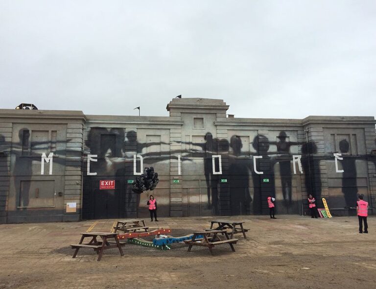 Dismaland 5 Parco degli orrori, progetto artistico o museo all'aperto? Ecco le immagini di Dismaland, il surreale luna park creativo ideato in Inghilterra da Banksy