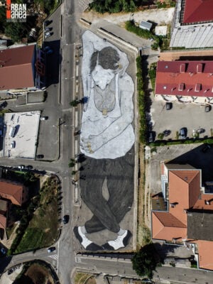 Ella & Pitr a Salerno. Street art oversize per cittadini sognatori. Come riprendersi una piazza, tramutandola in una gigantesca tela