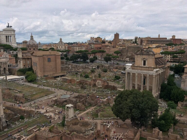 I Fori romani, Roma