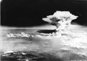 Hiroshima, 70 anni fa l’orrore. Silvia Giambrone e il tempo immobile del nucleare
