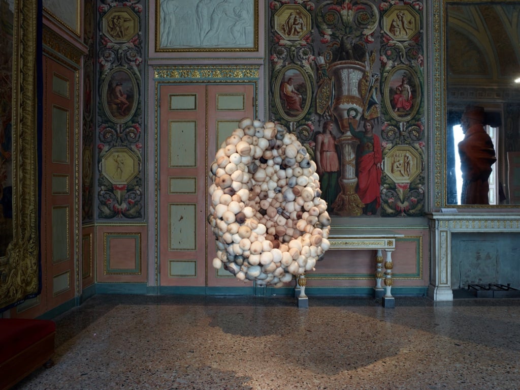 La Grande Madre (Lucas) – veduta della mostra presso Palazzo Reale, Milano 2015 – photo Marco De Scalzi – Courtesy Fondazione Nicola Trussardi, Milano