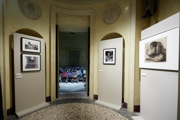 La Grande Madre Palazzo Reale Milano foto Marco De Scalzi courtesy Fondazione Nicola Trussardi Milano Ecco la Grande Madre secondo Massimiliano Gioni. Immagini dalla preview della mostra milanese a Palazzo Reale: tra Yoko Ono e Boccioni, Marlene Dumas e Cindy Sherman