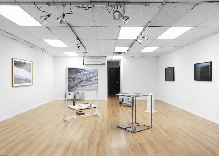 Myeongsoo KIm Expedition Chacaltaya 2015 Installation view at ROOMSERVICE 1 Un nuovo spazio espositivo di matrice italiana a New York. A Brooklyn apre Room Service: debutto con una personale del coreano Myeongsoo Kim