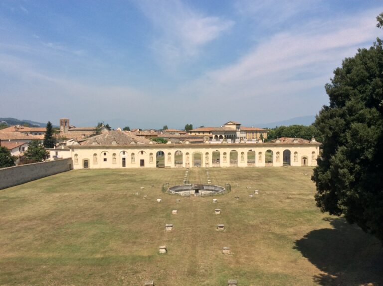 Palazzo Vitelli a SantEgidio Burriana / 3. Viaggio in Italia sulle tracce di Alberto Burri. A Città di Castello, fra Palazzo Albizzini e gli ex Seccatoi del tabacco