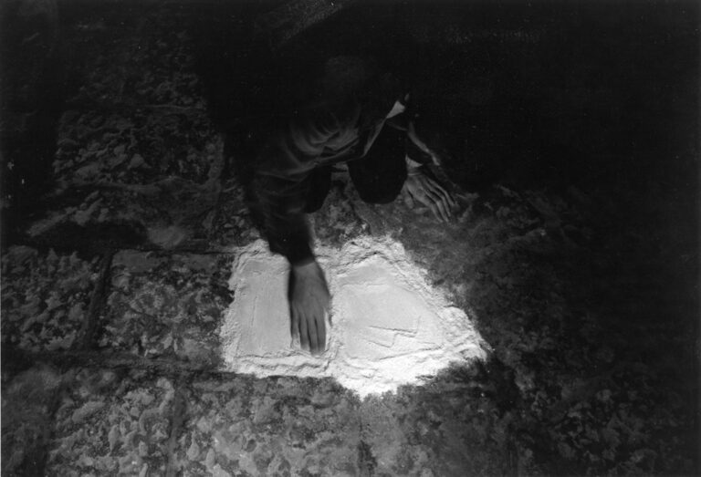 Personale di Ettore Spalletti, Bagno Borbonico, Pescara, 1976 – photo Giorgio Colombo