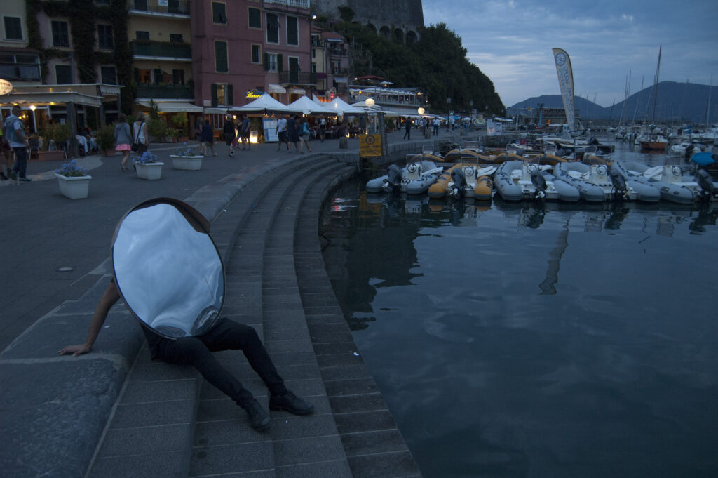 Tre artisti, una settimana nel mare di Lerici. Ecco le immagini del progetto RUN/Spazio per artisti di passaggio: protagonisti Sabine Delafon, Danilo Vuolo e Virginia Zanetti