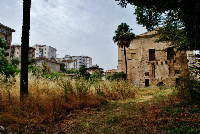 Villa Di Napoli Palermo ph Facebook comuni e borghi di Sicilia 4 Palermo, Villa Di Napoli: ennesimo scandalo della Regione Siciliana. Stuprato un gioiello architettonico di origini arabo-normanne. Decenni di furti e degrado