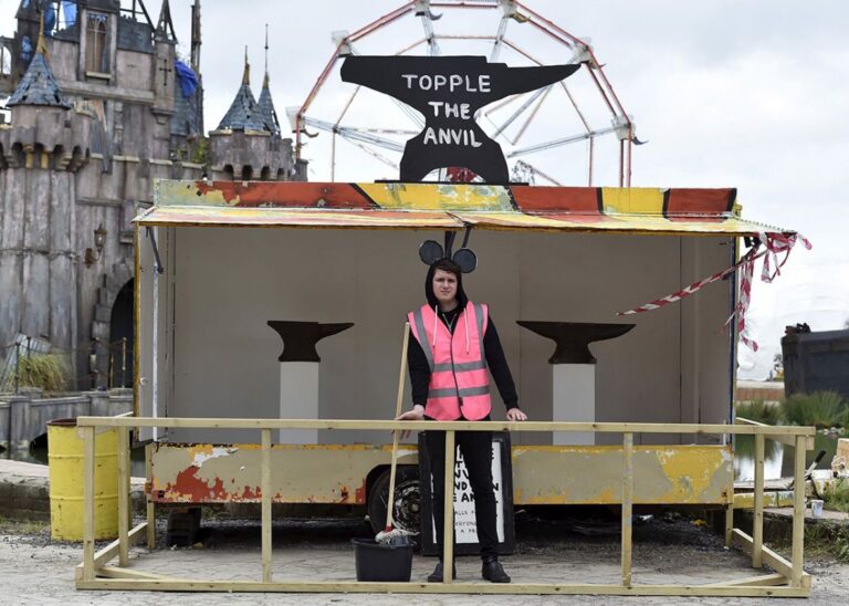 Banksy, Dismaland, Contea di Somerset - Gran Bretagna, 2015