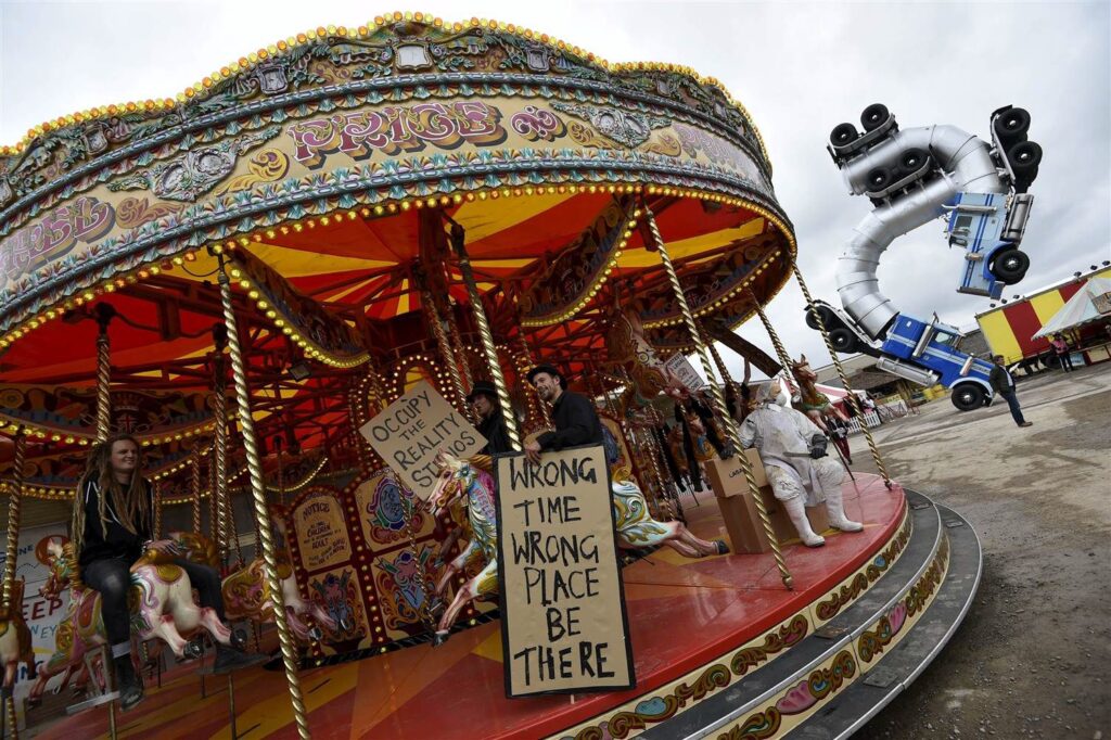 Sky Arte Updates: viaggio nell’immaginario di Banksy. Dalla scena street art di Bristol a Dismaland, il luna park che non diverte