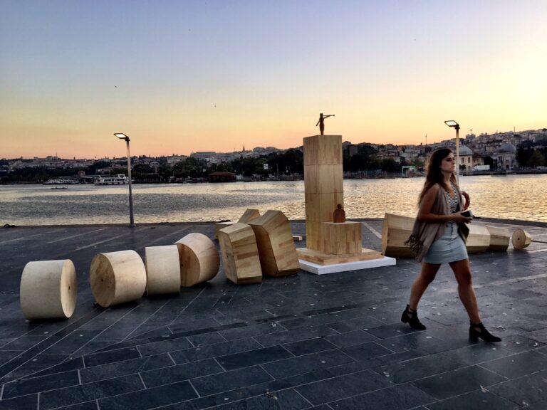 Art International 2015 Istanbul 04 Non solo Biennale di Istanbul. Sul Corno d'Oro c'è anche la fiera Art International, con tanta Italia fra gli stand: ecco le immagini dell'opening