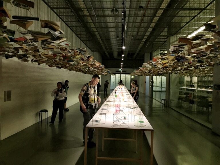 Biennale di Istanbul 2015 Beyoglu 1 Trekking urbano con buoni risultati per la Biennale di Istanbul 2015. E un video clip a riassumere le 20 sedi di Beyoglu