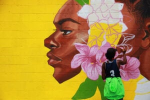 Street art come terapia. A Rochester, negli USA, il festival Wall/Therapy ha regalato alla comunità 14 nuovi murales. Un lungo racconto fantastico