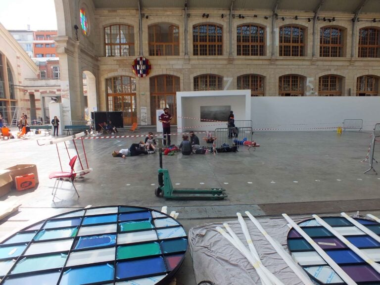 Follia Continua @Centquatre Parigi foto Silvia Neri 02 Follia Continua! Da Ai Weiwei ad Anish Kapoor, ecco le immagini della grande mostra che a Parigi celebra i 25 anni della galleria toscana