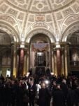 Foyer Metti una sera a cena al Kunsthistorisches Museum di Vienna, con John Pawson, Nadja Swarovski e la “lente” di cristallo. È tempo di Design Week nella capitale austriaca