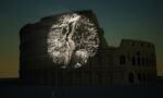 Il Colosseo visto da Sabine Kacunko Colosseo illuminato ad arte. Per tre serate spettacolare video-installazione dell’artista tedesca Sabine Kacunko sul lato nord del monumento: fra biologia e conservazione
