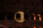 Il Colosseo visto da Sabine Kacunko Colosseo illuminato ad arte. Per tre serate spettacolare video-installazione dell’artista tedesca Sabine Kacunko sul lato nord del monumento: fra biologia e conservazione