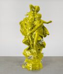 Jeff Koons, Pluto and Proserpina, 2010-2013, acciaio inox lucidato a specchio con rivestimento in colore trasparente e piante fiorite, 327,7 x 167 x143,8 cm, © Jeff Koons, photo Tom Powel Imaging