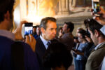 Jeff Koons a Firenze 03 Ecco le immagini dei trionfo di Jeff Koons a Firenze. Festa grande a Palazzo Corsini: e il sindaco gli consegna le chiavi della città