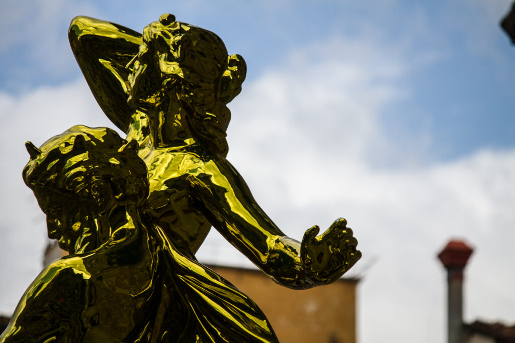 Ecco le immagini dei trionfo di Jeff Koons a Firenze. Festa grande a Palazzo Corsini: e il sindaco gli consegna le chiavi della città
