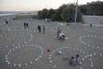 Patrick Kruithof The Human Light Circles Lido di Venezia 2 Il Lido di Venezia si accende di luce, ma questa volta non per la Mostra del Cinema. Ecco come per due nottate l’artista olandese Patrick Kruithof illumina di energia la spiaggia