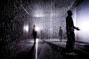 Dopo Londra e New York, la Rain Room arriva a Shanghai. La Volkswagen importa in Cina l’installazione interattiva di pioggia artificiale, creata dallo studio Random International