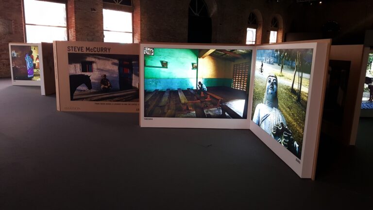 Steve McCurry, From These Hands A journey Along the Coffee Trail, Arsenale Nord, Tesa 113, Venezia