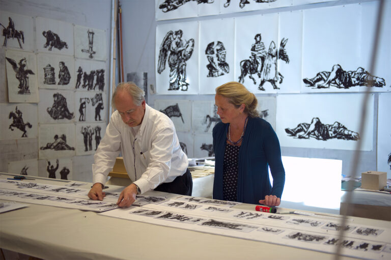 William Kentridge e Kristin Jones foto Chris Waldo Lieto fine: si farà a Roma il grande murale sul Tevere di William Kentridge. Triumphs e Lament sarà inaugurato il 21 e il 22 aprile 2016